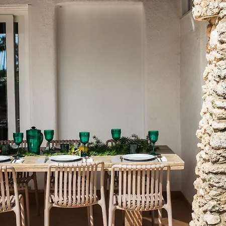 The Carobs Villa *