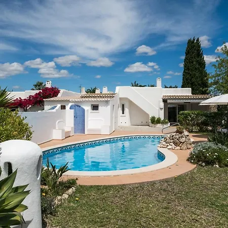 Villa The Carobs *