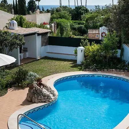 Villa The Carobs *