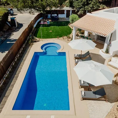 Villa The Carobs