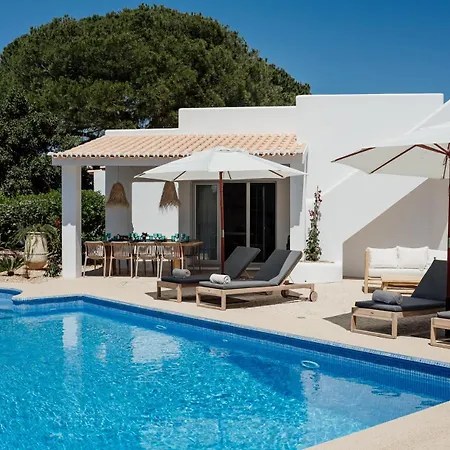 Villa The Carobs *