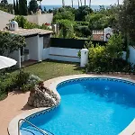 Villa The Carobs *